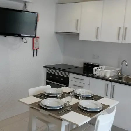 Bay View Apartment *