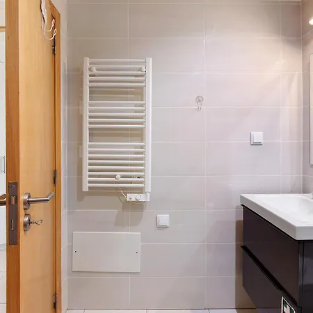 Bay View Apartment *