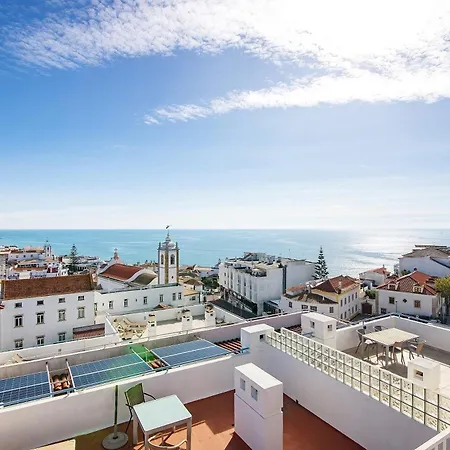 Bay View Apartment *